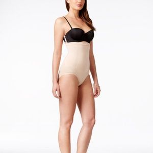 Spanx high waisted brief NWOT